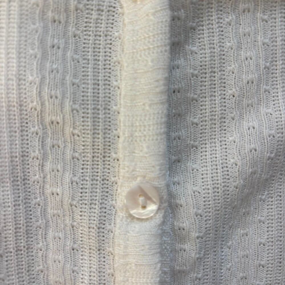 Unbranded Women's White and Cream Crop-top - Picture 3 of 4
